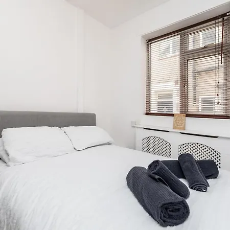 Apartment Street Lane Roundhay Leeds (West Yorkshire)