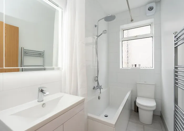 Street Lane Roundhay * לידס