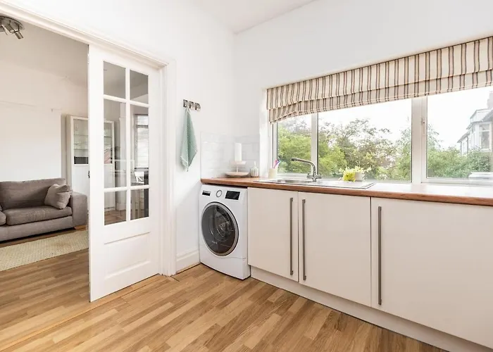 Apartment Street Lane Roundhay Leeds (West Yorkshire)