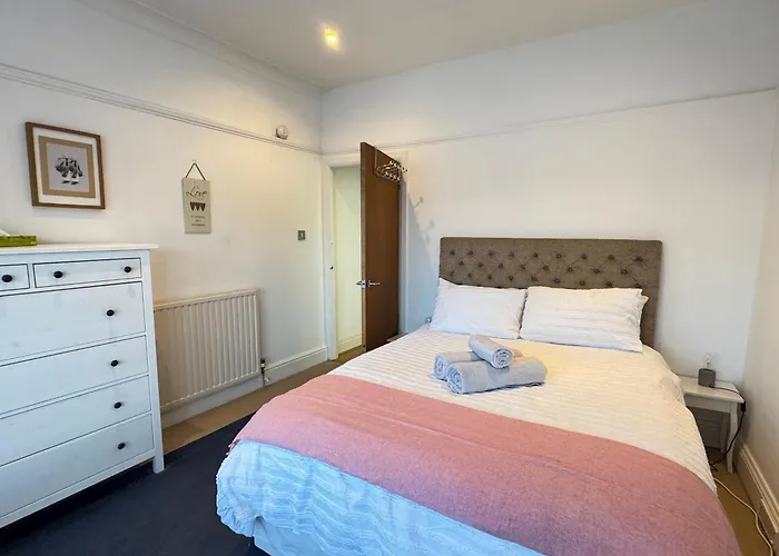 Street Lane Roundhay Apartment