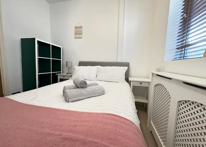 Street Lane Roundhay * Leeds (West Yorkshire)